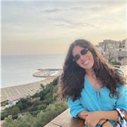 Offro lezioni private a bambini delle elementari, adattandomi al loro modo di studio o aiutandoli a trovarlo.